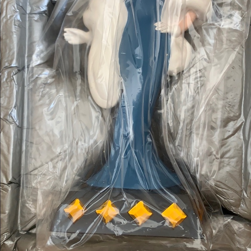The Danbury Mint Betty Boop Figurine - Picture 4 of 8